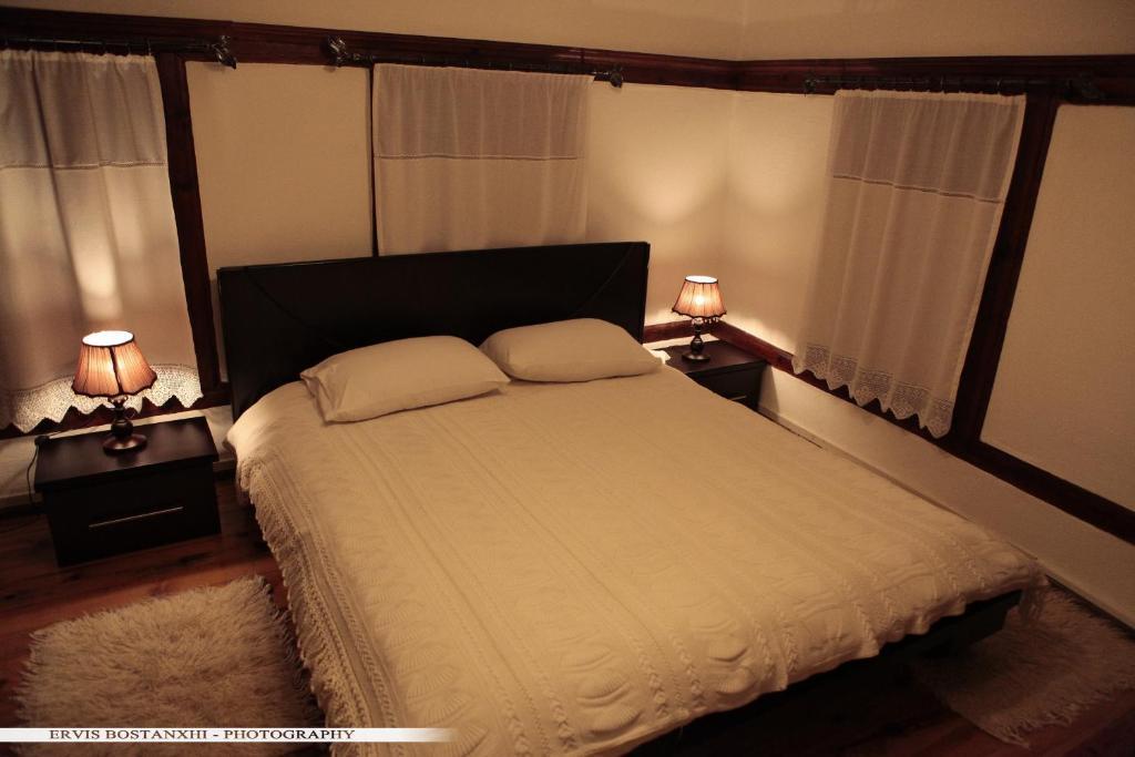 Guest House Bujtina Leon Korce Phòng bức ảnh