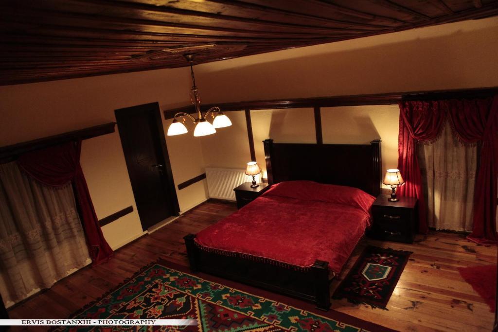 Guest House Bujtina Leon Korce Phòng bức ảnh